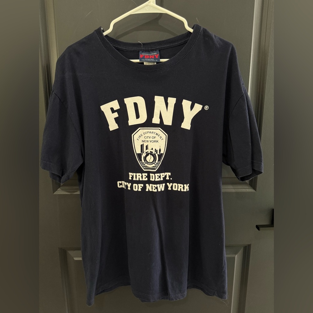 FDNY TSHIRT LARGE